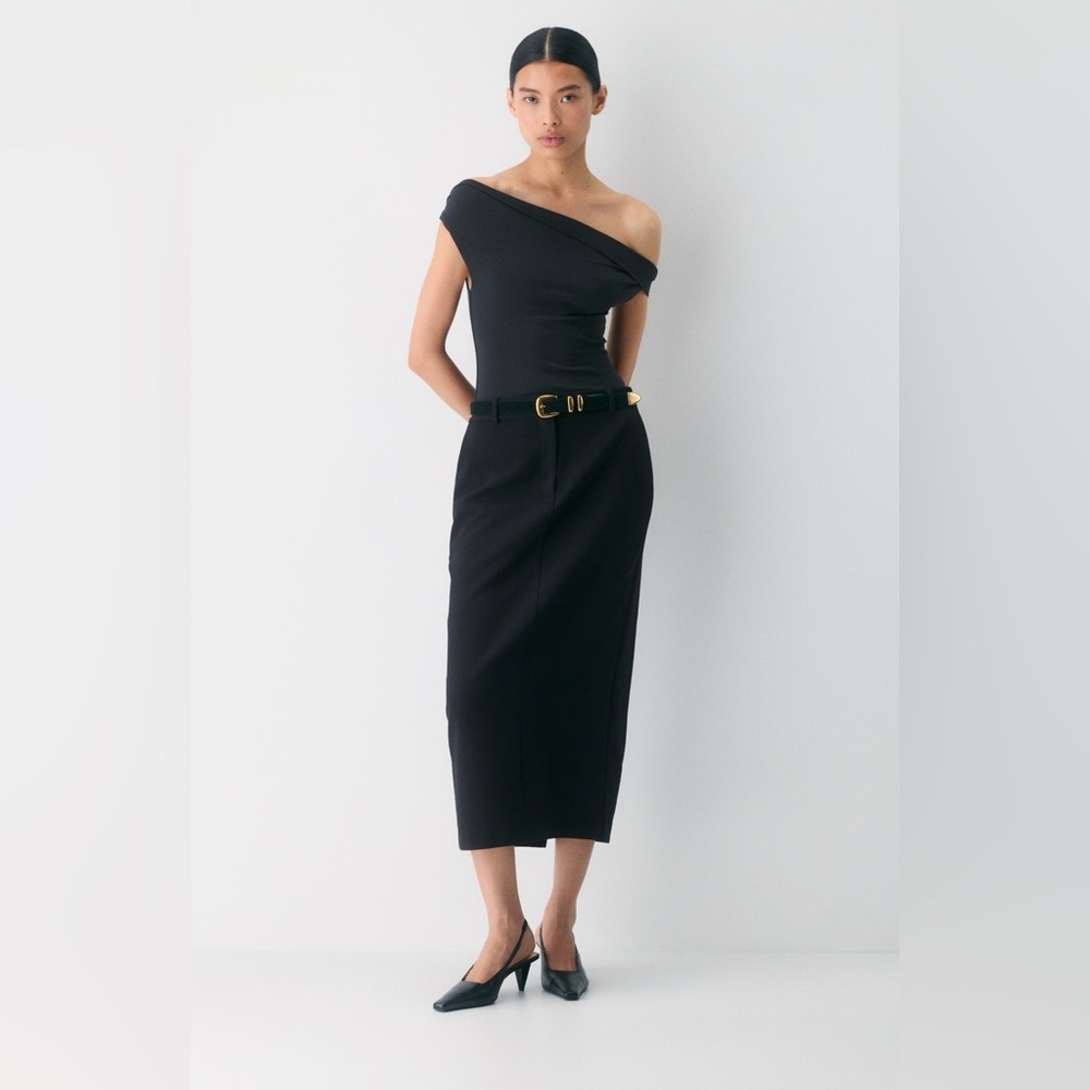 Aritzia Original Contour Ravish Top